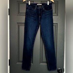 Levi’s Women’s Skinny Jeans Dark Denim Mid Rise Size 27